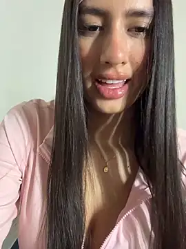 Julieta Duque online show from June 17, 2026, 3:50 am