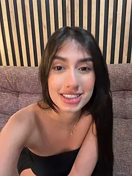 Julieta Duque online show from July 18, 2026, 3:26 am