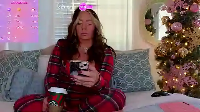 STIFFLERSMOMM online show from November 18, 2025, 1:14 pm