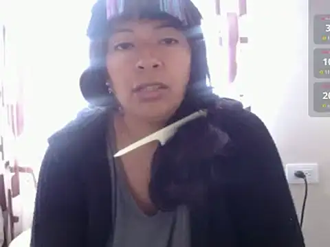 Snapshot of Acelinrose chatting on April 26, 2026, 12:46 pm Acelinrose online show from April 26, 2026, 12:46 pm