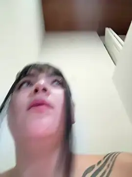 Snapshot of _amelie- chatting on January 14, 2026, 10:46 pm amelie- online show from January 14, 2026, 10:46 pm