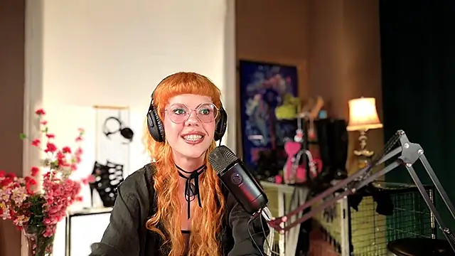 tacodeluxxxe online show from May 10, 2026, 12:25 am