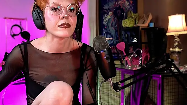 tacodeluxxxe online show from May 15, 2026, 11:14 pm