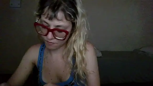 BlondieTami online show from February 19, 2026, 1:24 am