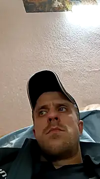 Snapshot of Adidas7217 chatting on September 30, 2025, 7:31 pm Adidas7217 online show from September 30, 2025, 7:31 pm