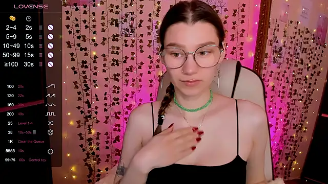 LinaBlossom  online show from March 16, 2026, 2:41 am