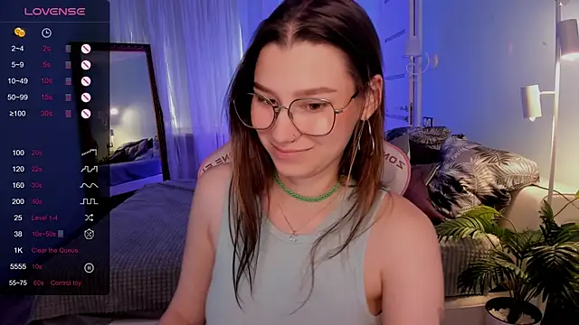 LinaBlossom  online show from July 5, 2026, 3:22 am