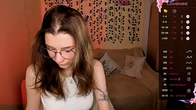 LinaBlossom  online show from November 16, 2025, 2:16 am