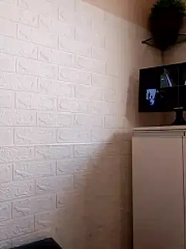 Crislove22 online show from October 27, 2025, 4:52 pm