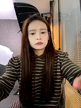 YY-27 online show from October 28, 2025, 4:57 am