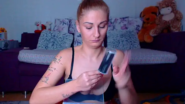 Snapshot of CassieSpell chatting on February 11, 2026, 9:25 pm CassieSpell online show from February 11, 2026, 9:25 pm