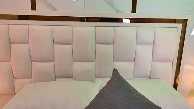 Snapshot of samanthaa_sm chatting on January 7, 2026, 11:48 am samanthaa sm online show from January 7, 2026, 11:48 am