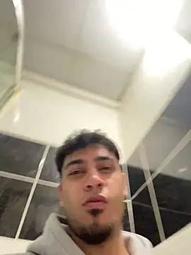 astoperaa online show from February 5, 2026, 4:25 pm