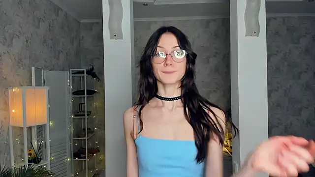 ReneeLippeatt online show from February 2, 2026, 8:08 pm