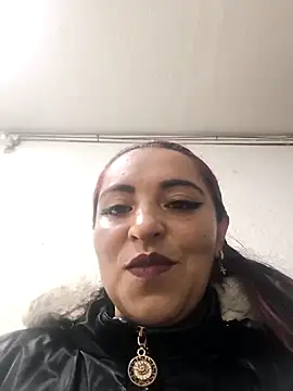 Alisson Stonee online show from May 6, 2026, 1:53 am