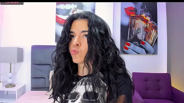 Angel Dustts online show from October 15, 2025, 7:44 pm