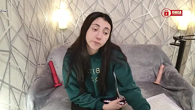 Charming LIA online show from December 22, 2025, 5:13 pm