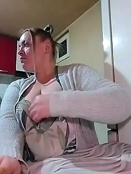 Mommygetnaughty online show from January 9, 2026, 11:00 pm