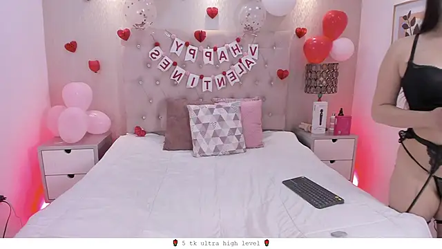 Snapshot of EmilyCley chatting on February 14, 2026, 5:29 am EmilyCley online show from February 14, 2026, 5:29 am