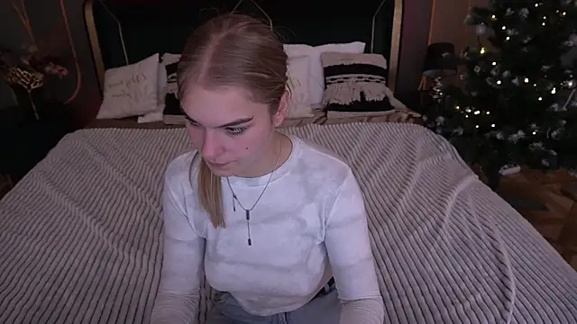 AlinaLiii online show from January 7, 2026, 3:39 pm