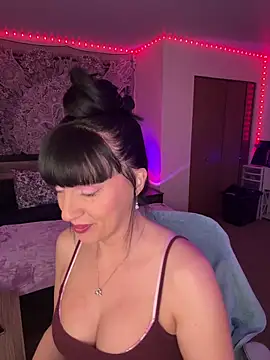 MaciiMayy online show from March 28, 2026, 9:05 pm