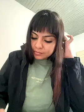 Snapshot of Bulma04 chatting on October 28, 2025, 5:12 pm Bulma04 online show from October 28, 2025, 5:12 pm