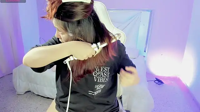 Snapshot of Isabela_saenz chatting on October 8, 2025, 3:19 am Isabela saenz online show from October 8, 2025, 3:19 am