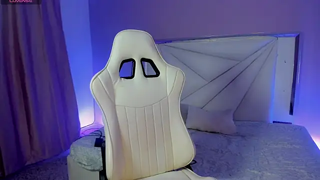 Snapshot of Isabela_saenz chatting on October 13, 2025, 12:12 am Isabela saenz online show from October 13, 2025, 12:12 am