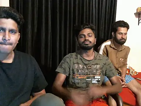 Snapshot of erectedroddd chatting on March 12, 2026, 2:10 pm erectedroddd online show from March 12, 2026, 2:10 pm