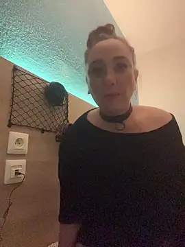 Reine du Vice84 online show from February 17, 2026, 7:44 pm