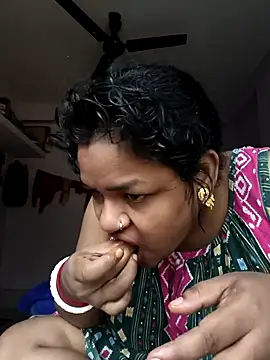 Snapshot of Deborbhavi222 chatting on April 4, 2026, 3:24 am Deborbhavi222 online show from April 4, 2026, 3:24 am