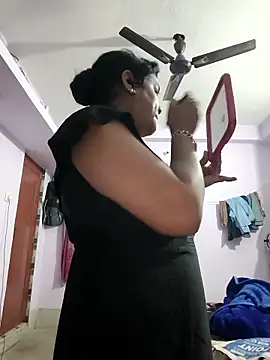 Snapshot of Deborbhavi222 chatting on January 14, 2026, 1:04 pm Deborbhavi222 online show from January 14, 2026, 1:04 pm