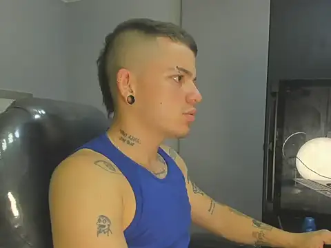 wildthor26 online show from October 4, 2025, 4:14 am