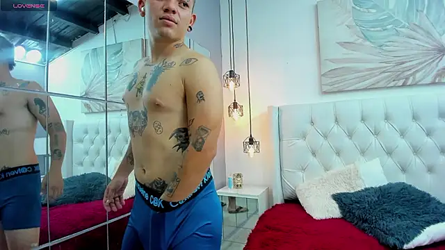 wildthor26 online show from February 19, 2026, 4:20 am