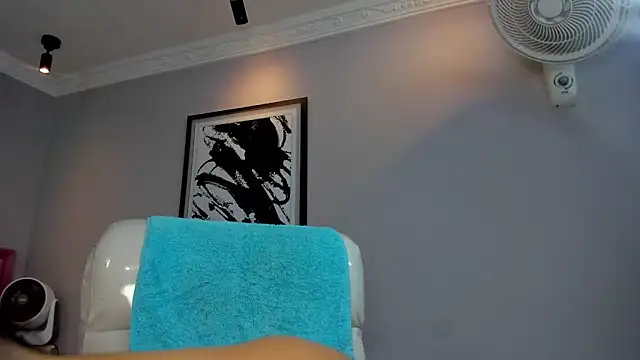 wildthor26 online show from September 25, 2025, 3:34 am