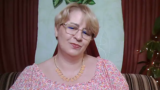 Snapshot of Selena-Velvet chatting on October 4, 2025, 1:01 pm Selena-Velvet online show from October 4, 2025, 1:01 pm