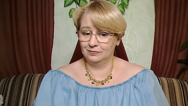 Snapshot of Selena-Velvet chatting on October 11, 2025, 1:23 pm Selena-Velvet online show from October 11, 2025, 1:23 pm