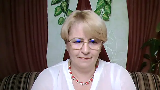 Snapshot of Selena-Velvet chatting on October 15, 2025, 1:30 pm Selena-Velvet online show from October 15, 2025, 1:30 pm