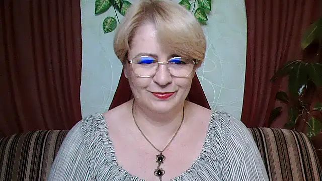 Snapshot of Selena-Velvet chatting on October 12, 2025, 1:23 pm Selena-Velvet online show from October 12, 2025, 1:23 pm