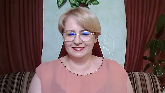 Snapshot of Selena-Velvet chatting on October 5, 2025, 1:02 pm Selena-Velvet online show from October 5, 2025, 1:02 pm