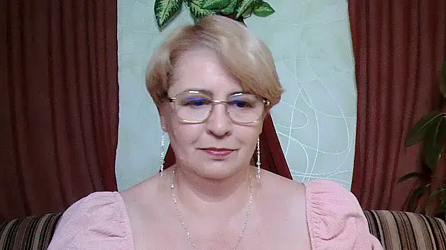 Snapshot of Selena-Velvet chatting on September 30, 2025, 12:00 pm Selena-Velvet online show from September 30, 2025, 12:00 pm