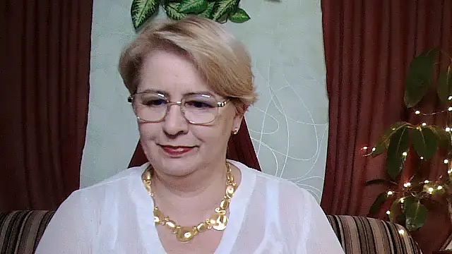 Snapshot of Selena-Velvet chatting on October 1, 2025, 12:20 pm Selena-Velvet online show from October 1, 2025, 12:20 pm