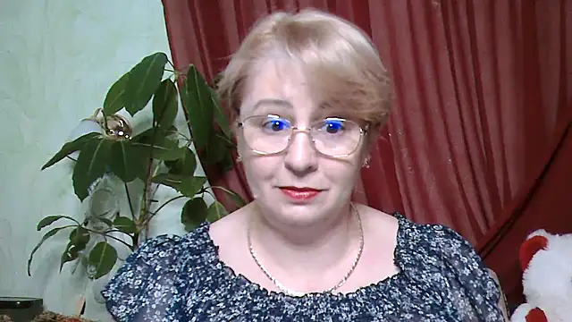 Snapshot of Selena-Velvet chatting on October 25, 2025, 1:01 pm Selena-Velvet online show from October 25, 2025, 1:01 pm