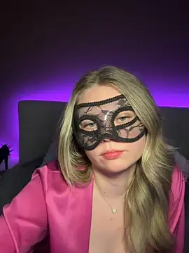 Snapshot of Cherrycolada chatting on February 9, 2026, 9:57 pm Cherrycolada online show from February 9, 2026, 9:57 pm