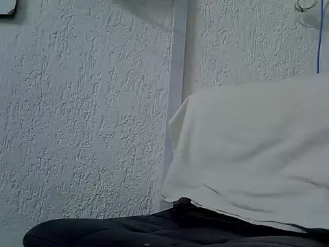 HungHangup online show from September 22, 2025, 2:45 pm