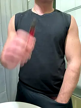 giovan2020 online show from December 15, 2025, 9:20 pm