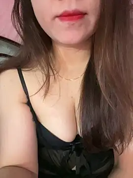 Lusi-sexy online show from June 11, 2026, 2:53 am