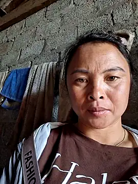 xuxulovezz online show from October 12, 2025, 5:09 am