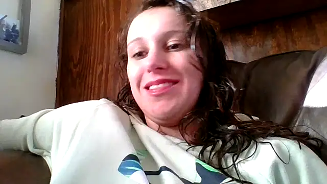 brunettebabexo3 online show from December 16, 2025, 1:59 pm