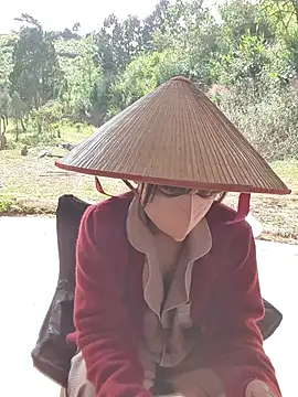 Helen-Tran online show from November 30, 2025, 2:34 am